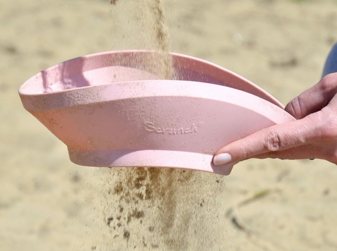 Sitko do piasku silikonowe marki Scrunch