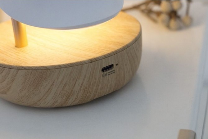 Lampka z głośnikiem Rabbit & Friends - Ptak Maskonur biały