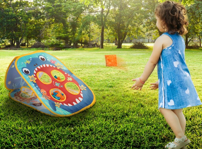 Gra zręcznościowa 3w1 - woreczki z grochem B. Toys - Toss ‘n’ Score