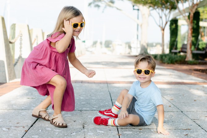Okularki przeciwsłoneczne Navigator Babiators od 3 do 5 lat - Mango Tango
