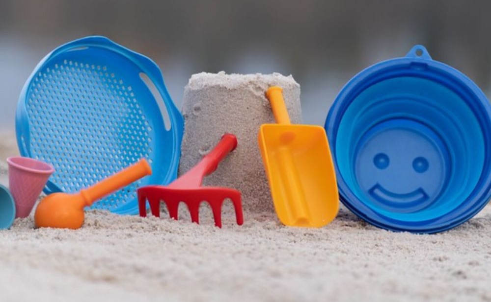 Zestaw zabawek do piaskownicy compacToys - koralowy 7 szt.