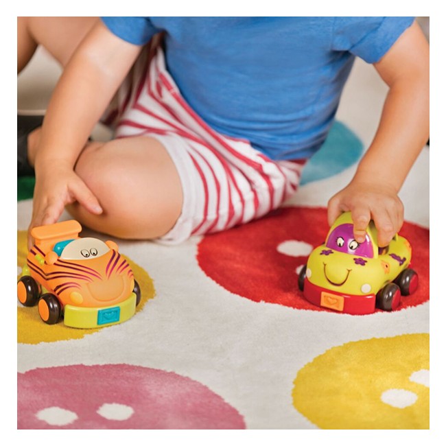 Cztery miękkie autka z napędem B. Toys - Wheeeels
