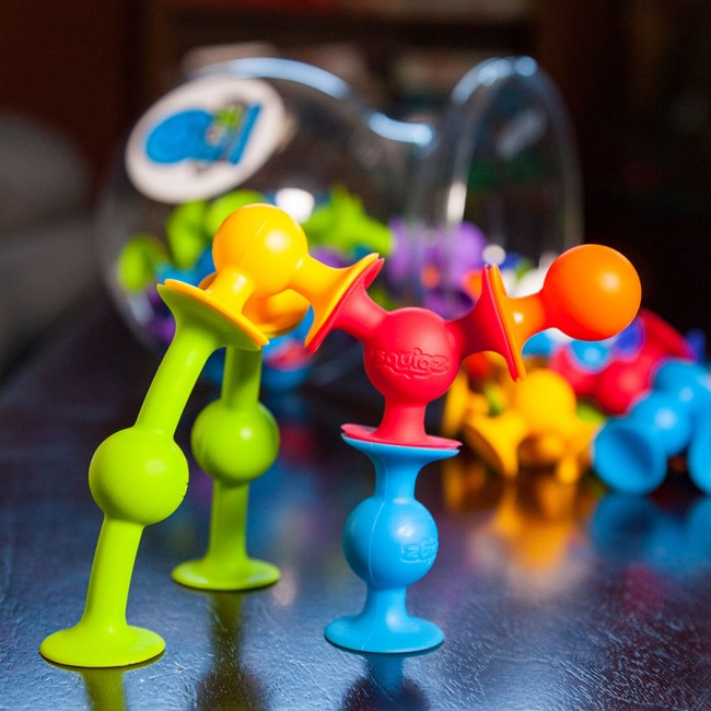 Klocki Przyssawki Squigz Delux 44 elementy Fat Brain Toys