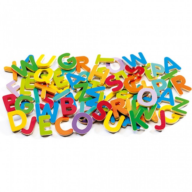 Drewniane magnesy Djeco - Literki 83 szt.