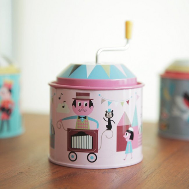 Katarynka by Ingela P Arrhenius Vilac - Różowa