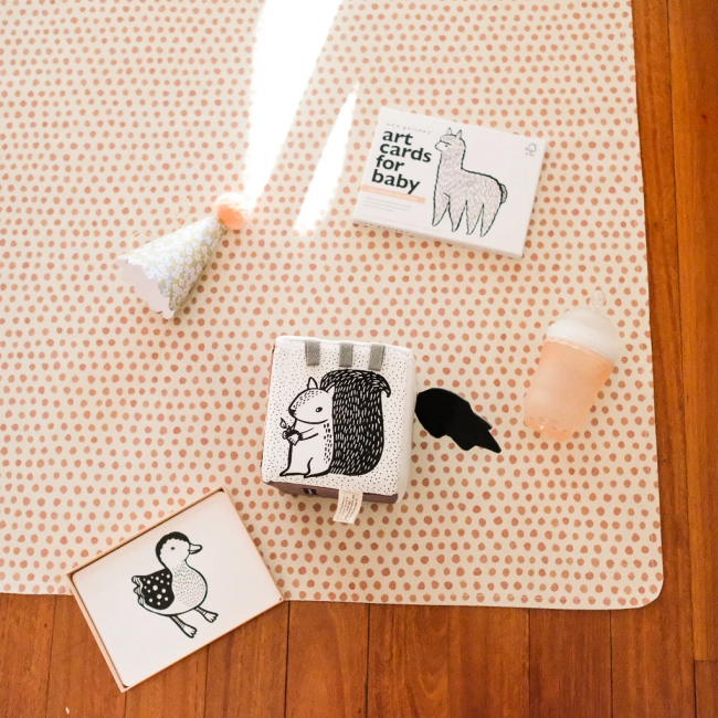 Miękka kostka kontrastowa Wee Gallery - Woodland