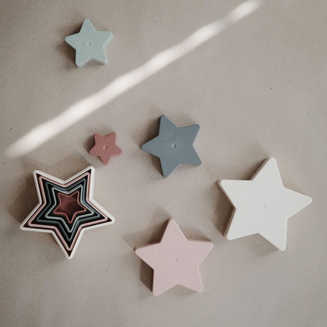 Piramidka sensoryczna Mushie - Nesting Star
