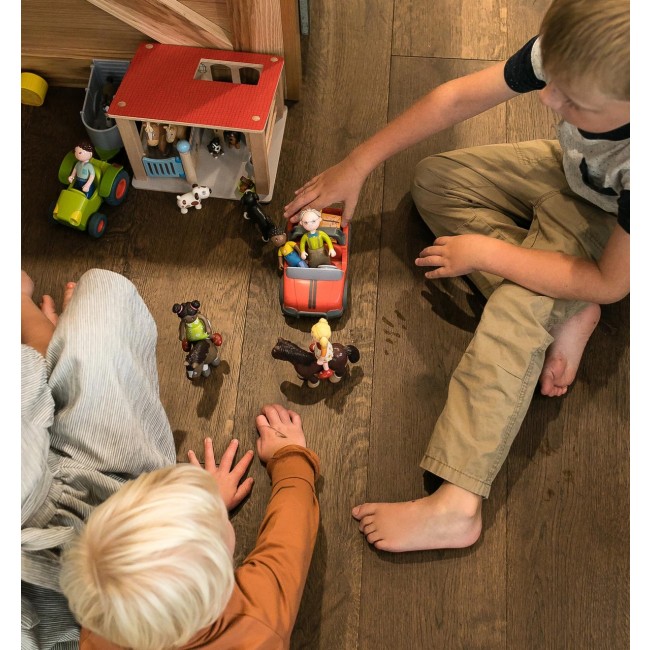 Laleczka Little Friends Haba - dziadek Kurt