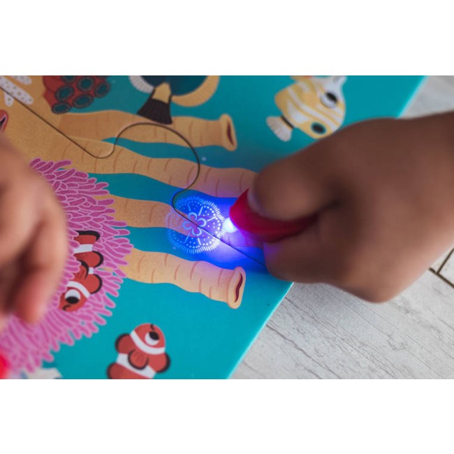Świecące puzzle z mini-lampką UV Janod - Las 24 elementy 3+
