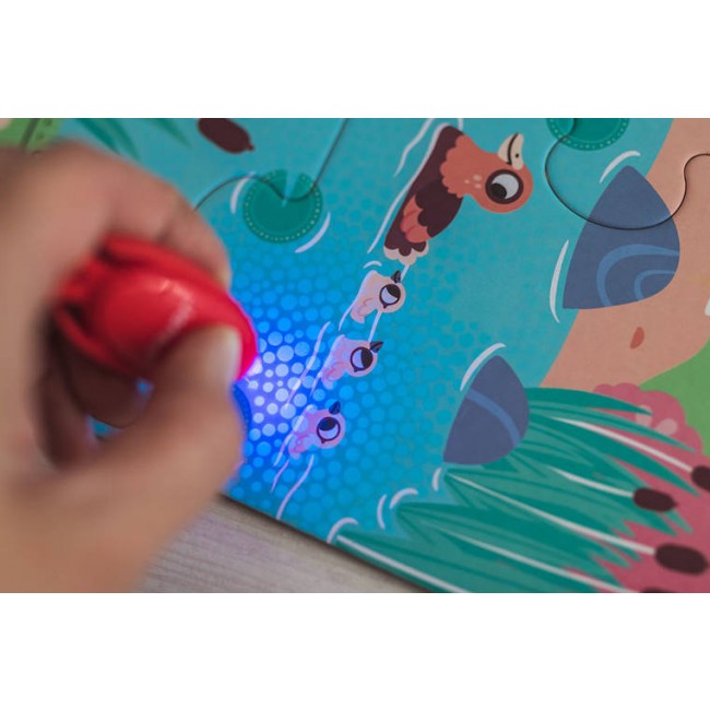 Świecące puzzle z mini-lampką UV Janod - Las 24 elementy 3+