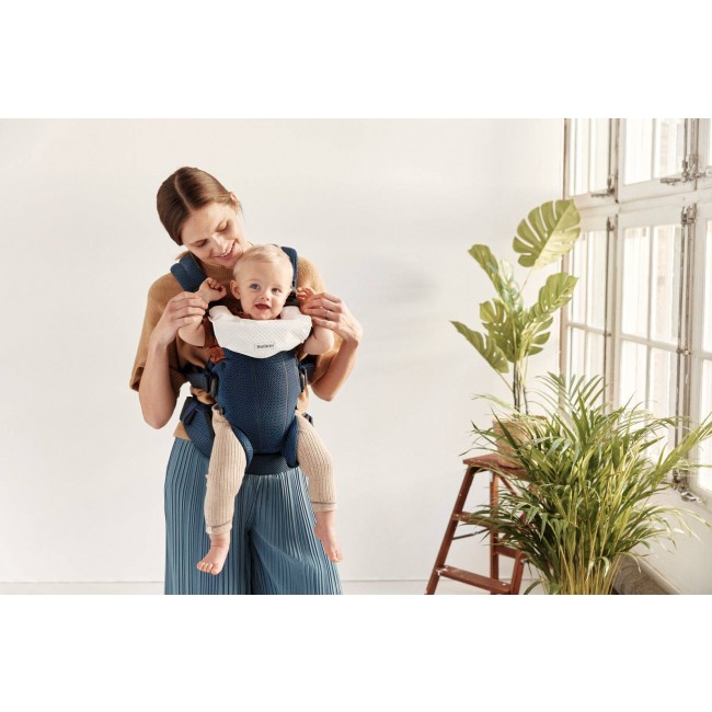 Śliniaczek do nosidełka BABYBJORN Harmony - biały