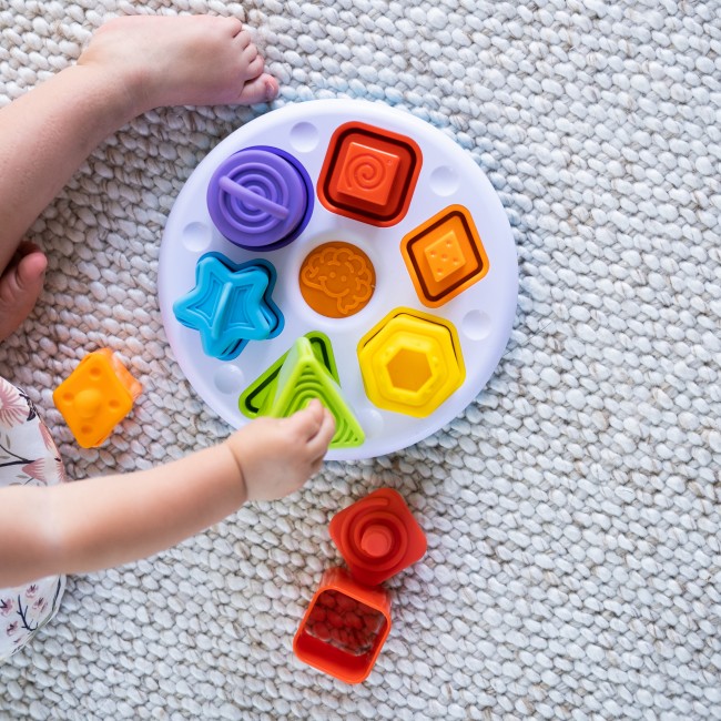 Sorter Fat Brain Toys - Plugzy