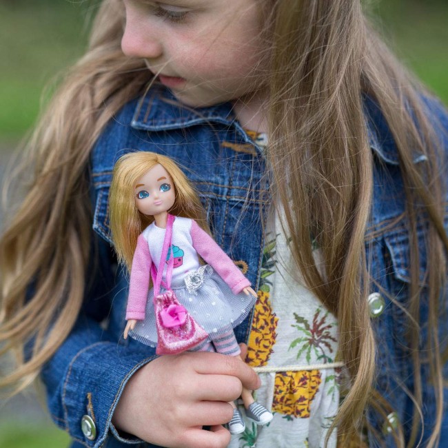 Lalka Lottie - Sophia urodziny