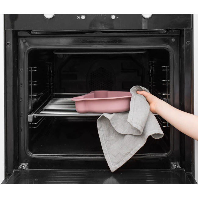 Silikonowa forma do pieczenia We Might Be Tiny - Dusty Rose