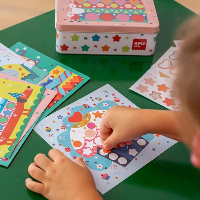 Zestaw kreatywny z naklejkami Apli Kids - Przyjęcie