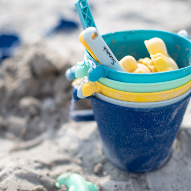 Składane wiaderko do wody i piasku Scrunch Bucket - Błękitny