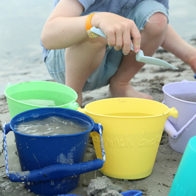 Składane wiaderko do wody i piasku Scrunch Bucket - Pastelowy Żółty