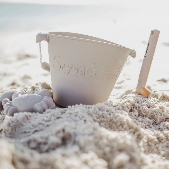 Składane wiaderko do wody i piasku Scrunch Bucket - Koralowy