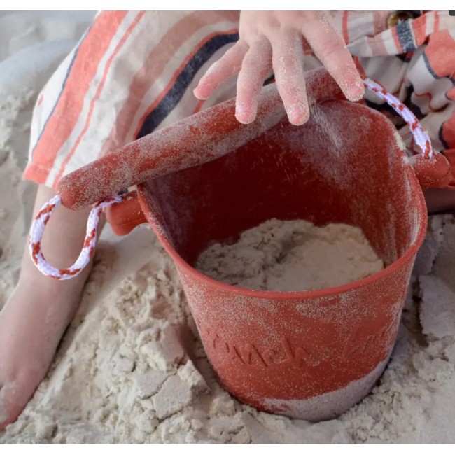 Składane wiaderko do wody i piasku Scrunch Bucket - Ciemny Zielony