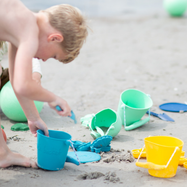 Składane wiaderko do wody i piasku Scrunch Bucket - Miętowy