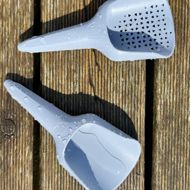 Zestaw zabawek do piasku w wiaderku Zsilt - 3 lata +