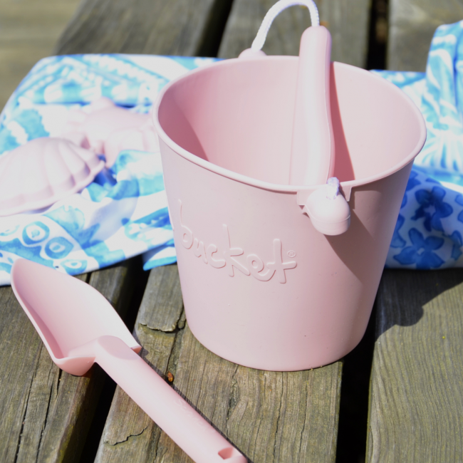 Składane wiaderko do wody i piasku Scrunch Bucket - Pudrowy Róż