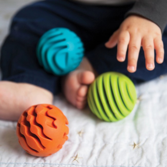 Sensoryczne kule Fat Brain Toys