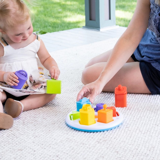 Sorter Fat Brain Toys - Plugzy