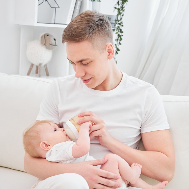 Smoczek do Butelki Antykolkowej Breast Shape Mombella - Rozmiar M