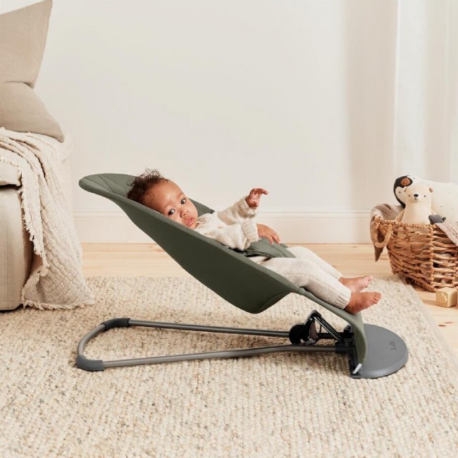 Leżaczek BABYBJORN BLISS WOVEN Petal Quilt - Ciemny Zielony
