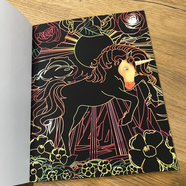 Magiczne jednorożce. Zdrapuj i koloruj