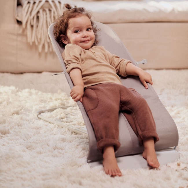 Leżaczek BABYBJORN BLISS WOVEN Petal Quilt - Piaskowy Szary