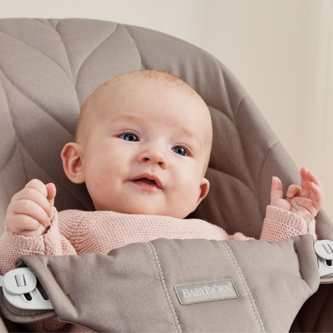 Leżaczek BABYBJORN BLISS WOVEN Petal Quilt - Piaskowy Szary