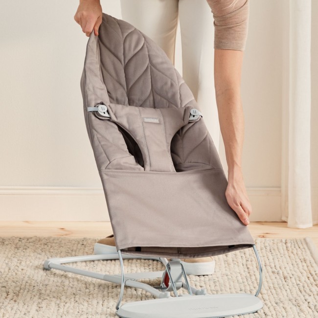 Leżaczek BABYBJORN BLISS WOVEN Petal Quilt - Piaskowy Szary