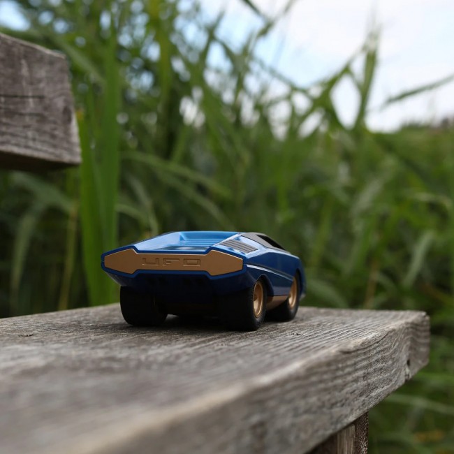 Samochód wyścigowy UFO Playforever - Leonessa