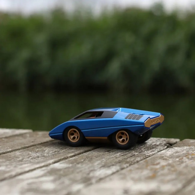 Samochód wyścigowy UFO Playforever - Leonessa