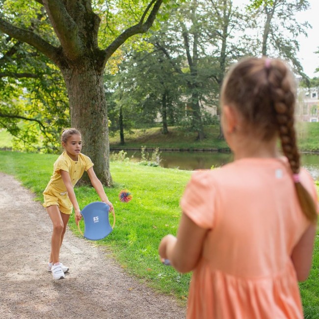 Gra paletki, tarcze BS Toys z włochatą piłką