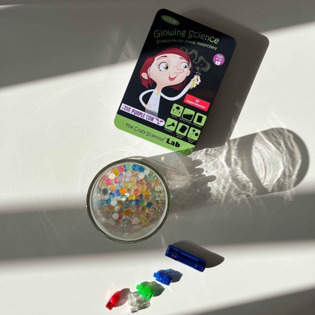 Zestaw do robienia eksperymentów The Purple Cow - Świecące w Ciemności