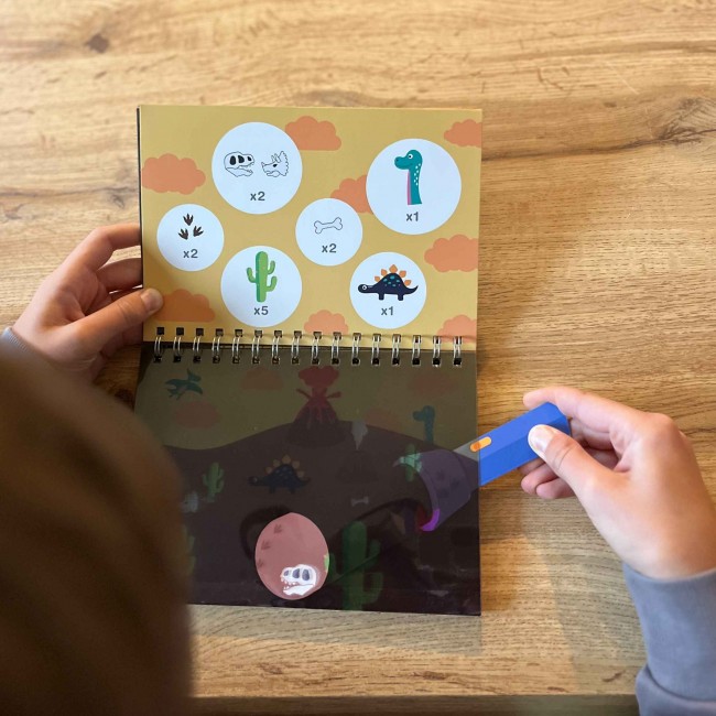 Książeczka z magiczną latarką Apli Kids - Dinozaury