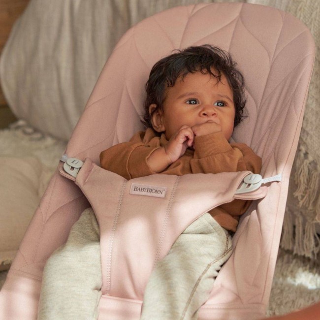 Leżaczek BABYBJORN BLISS WOVEN Petal Quilt - Zgaszony róż