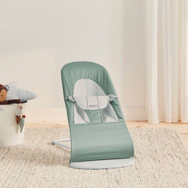 Leżaczek BABYBJORN BALANCE SOFT WOVEN/JERSEY - Jasnoszałwiowy/Szary