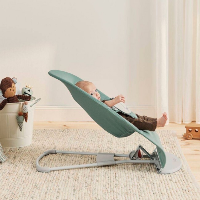 Leżaczek BABYBJORN BALANCE SOFT WOVEN/JERSEY - Jasnoszałwiowy/Szary
