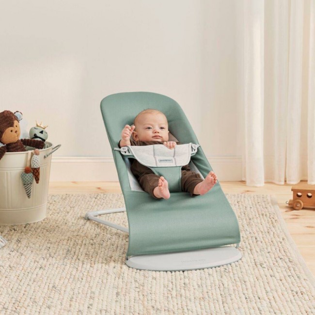 Leżaczek BABYBJORN BALANCE SOFT WOVEN/JERSEY - Jasnoszałwiowy/Szary
