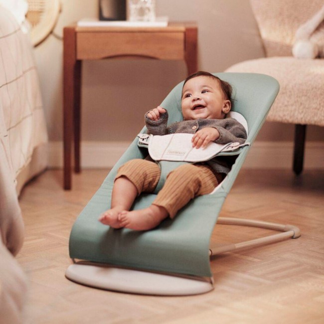 Leżaczek BABYBJORN BALANCE SOFT WOVEN/JERSEY - Jasnoszałwiowy/Szary
