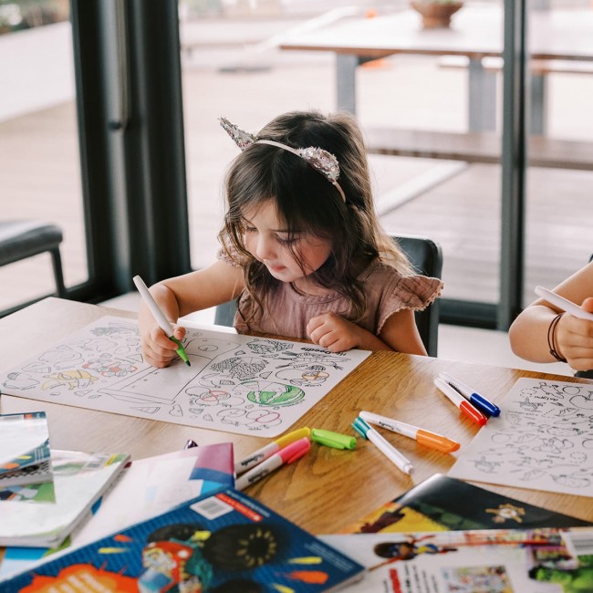 Duża mata silikonowa do wielokrotnego kolorowania HeyDoodle - Bajkowe Królestwo