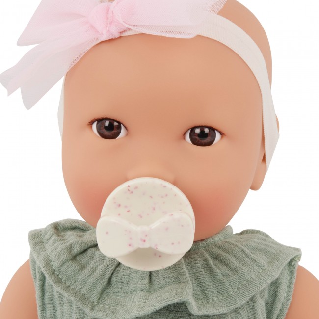Lalka niemowlę ze smoczkiem LullaBaby - W muślinowym ubranku i opasce