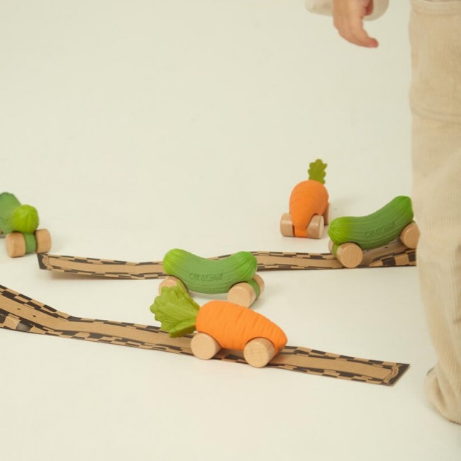 Samochodzik dla Niemowlaka Oli&Carol - Marchewka Cathy