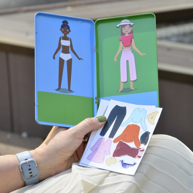 Podróżna gra magnetyczna The Purple Cow - Ubieranki