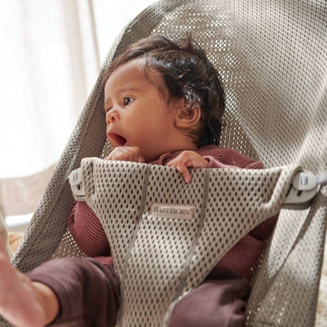 Leżaczek BABYBJORN BLISS MESH - Szary Beż