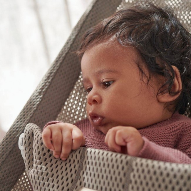Leżaczek BABYBJORN BLISS MESH - Szary Beż
